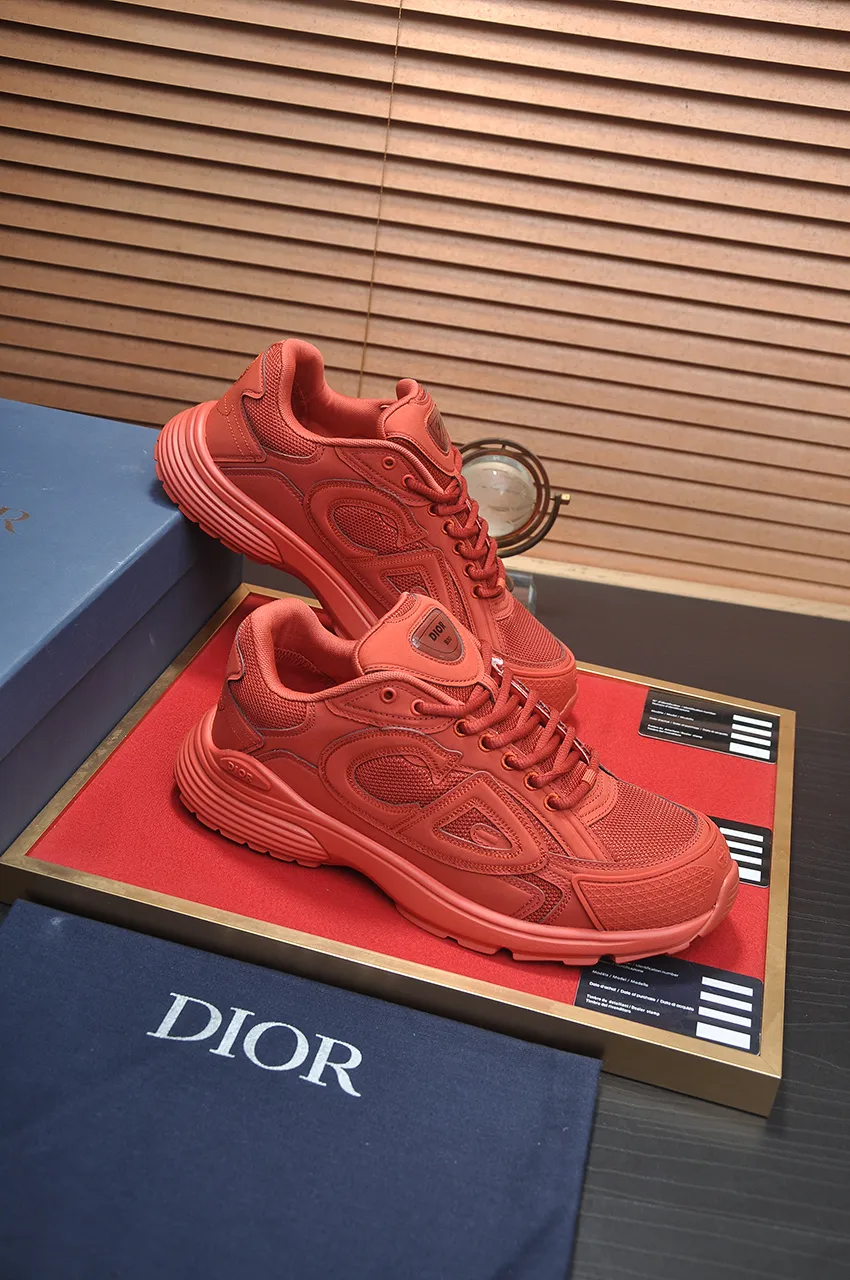 Men's men's shoes 💰: 540💶 (top original order) Brand: Dior (Dior) Standard code: Men's code 38-44 (45 customized) Grade: Same style as the official website Material: Top original cowhide stitched together Original wear-resistant and lightweight outsole Style category: Fashionable casual shoes Distinguished luxury brand elements top luxury Color: Real picture color